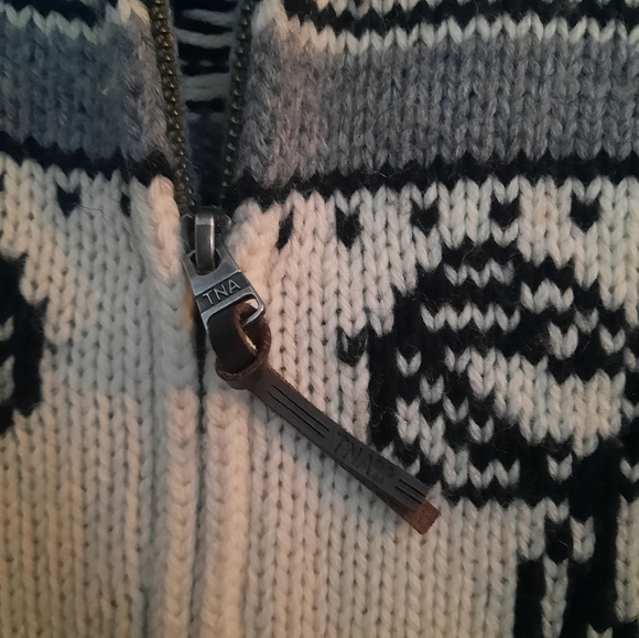 ** SOLD** TNA Wool Sweater - Picture 5 of 6